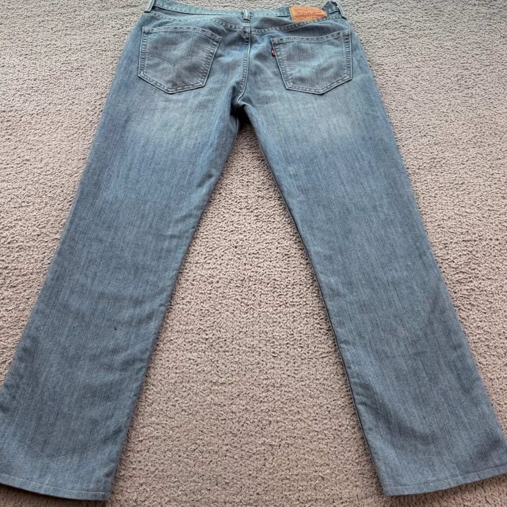 Levi Strauss & Co Mens W34 L32 Light Wash Straight Leg Denim Jeans 04511-0751